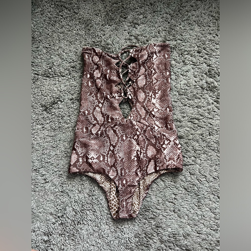 Acacia Bronx One Piece in Brown SnakePrint